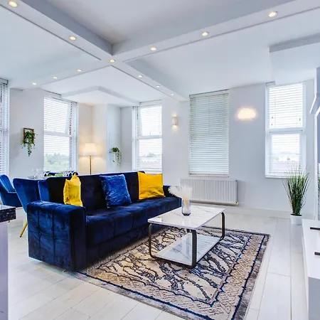Stylish 1 Bed Apt By Livra Estate Short Lets & Serviced Accommodation Sutton With Free Parking Room photo