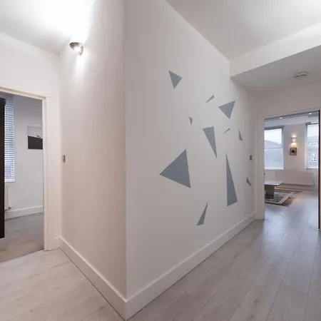 Stylish 1 Bed Apt By Livra Estate Short Lets & Serviced Accommodation Sutton With Free Parking Room photo