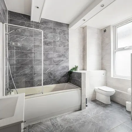 Stylish 1 Bed Apt By Livra Estate Short Lets & Serviced Accommodation Sutton With Free Parking Room photo