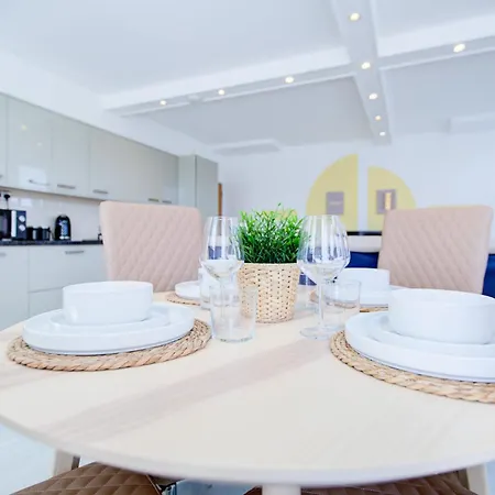Stylish 1 Bed Apt By Livra Estate Short Lets & Serviced Accommodation Sutton With Free Parking Room photo