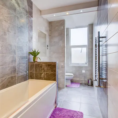 Stylish 1 Bed Apt By Livra Estate Short Lets & Serviced Accommodation Sutton With Free Parking Room photo