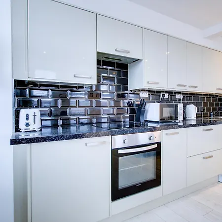 Stylish 1 Bed Apt By Livra Estate Short Lets & Serviced Accommodation Sutton With Free Parking Room photo