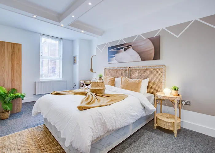 Stylish 1 Bed Apt By Livra Estate Short Lets & Serviced Accommodation Sutton With Free Parking