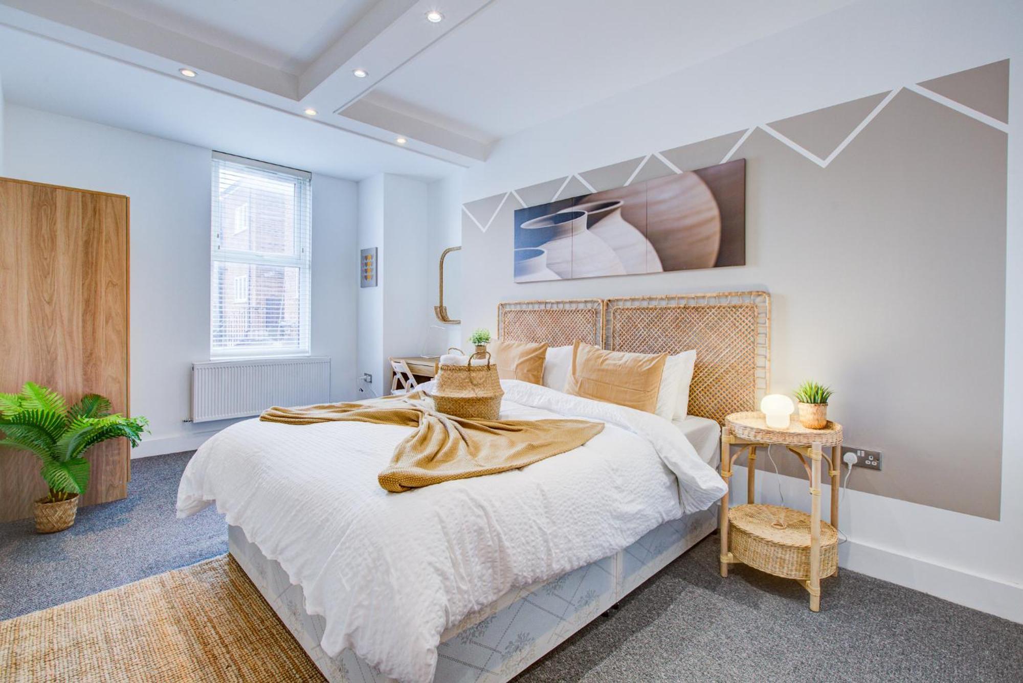 Stylish 1 Bed By Livra Estate Short Lets & Serviced Sutton With Free Parking Apartment